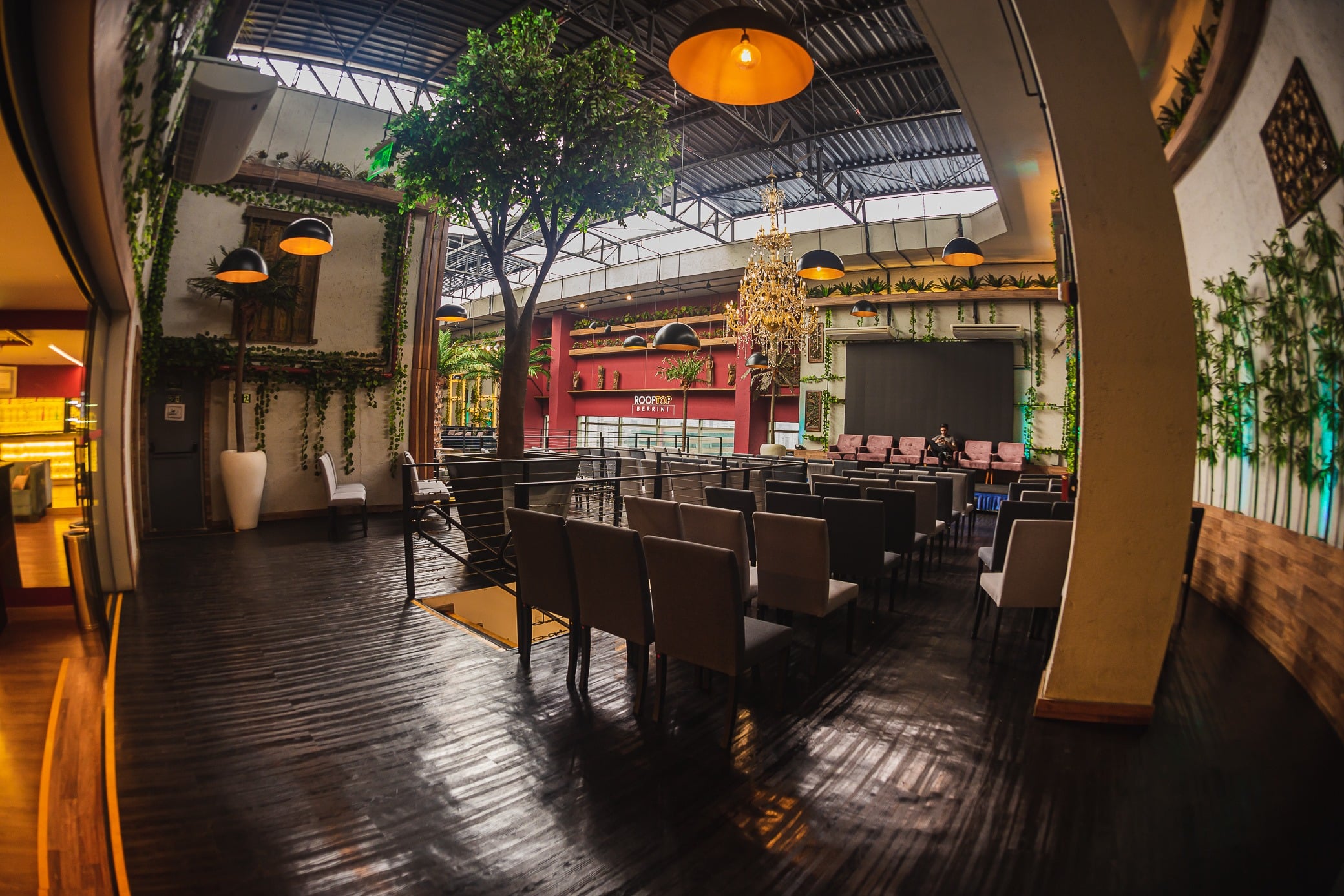 Ambiente do Rooftop Berrini montado para evento corporativo