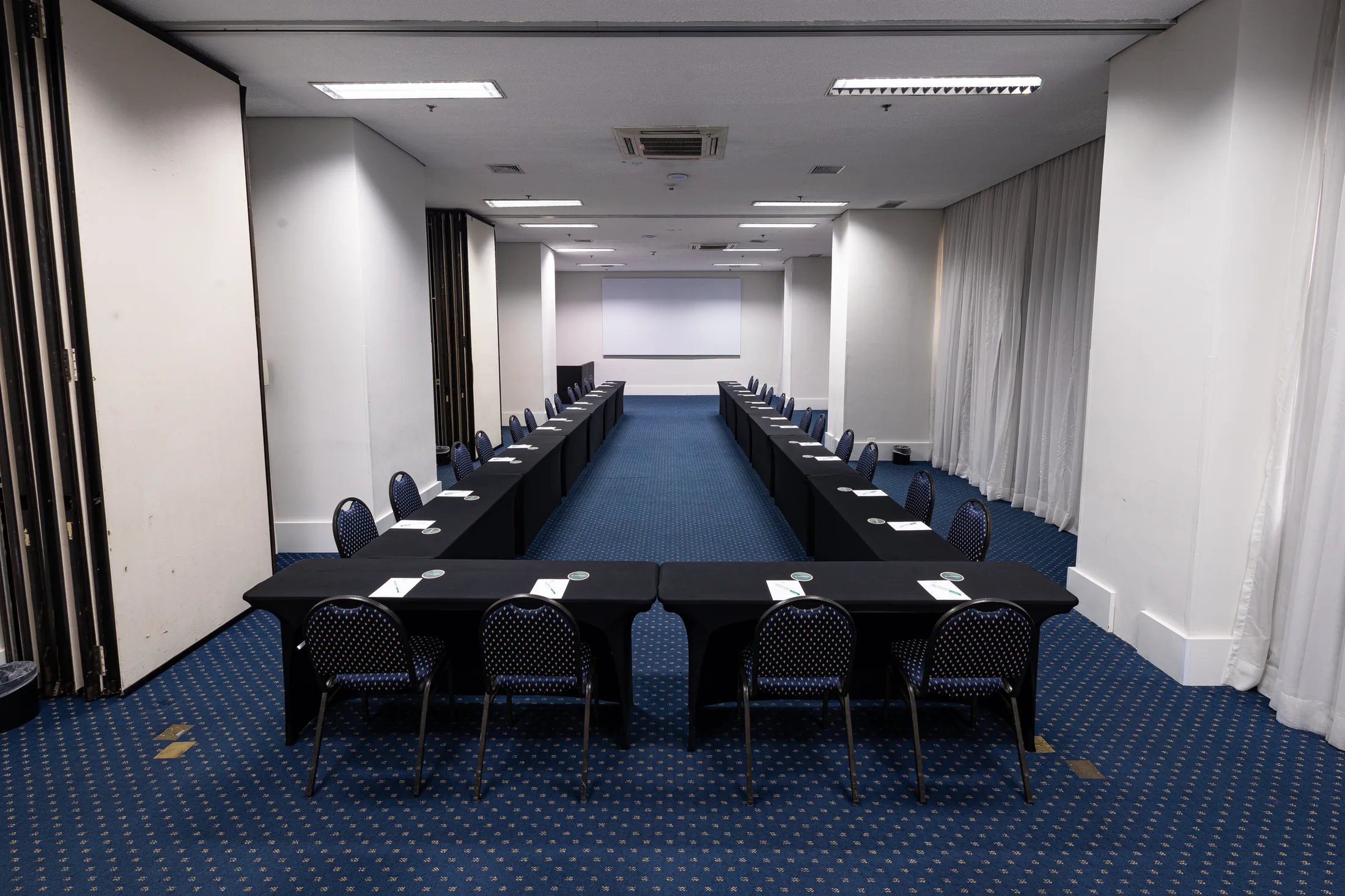 Salas Corporativas — Reuniões e eventos no Rooftop Berrini