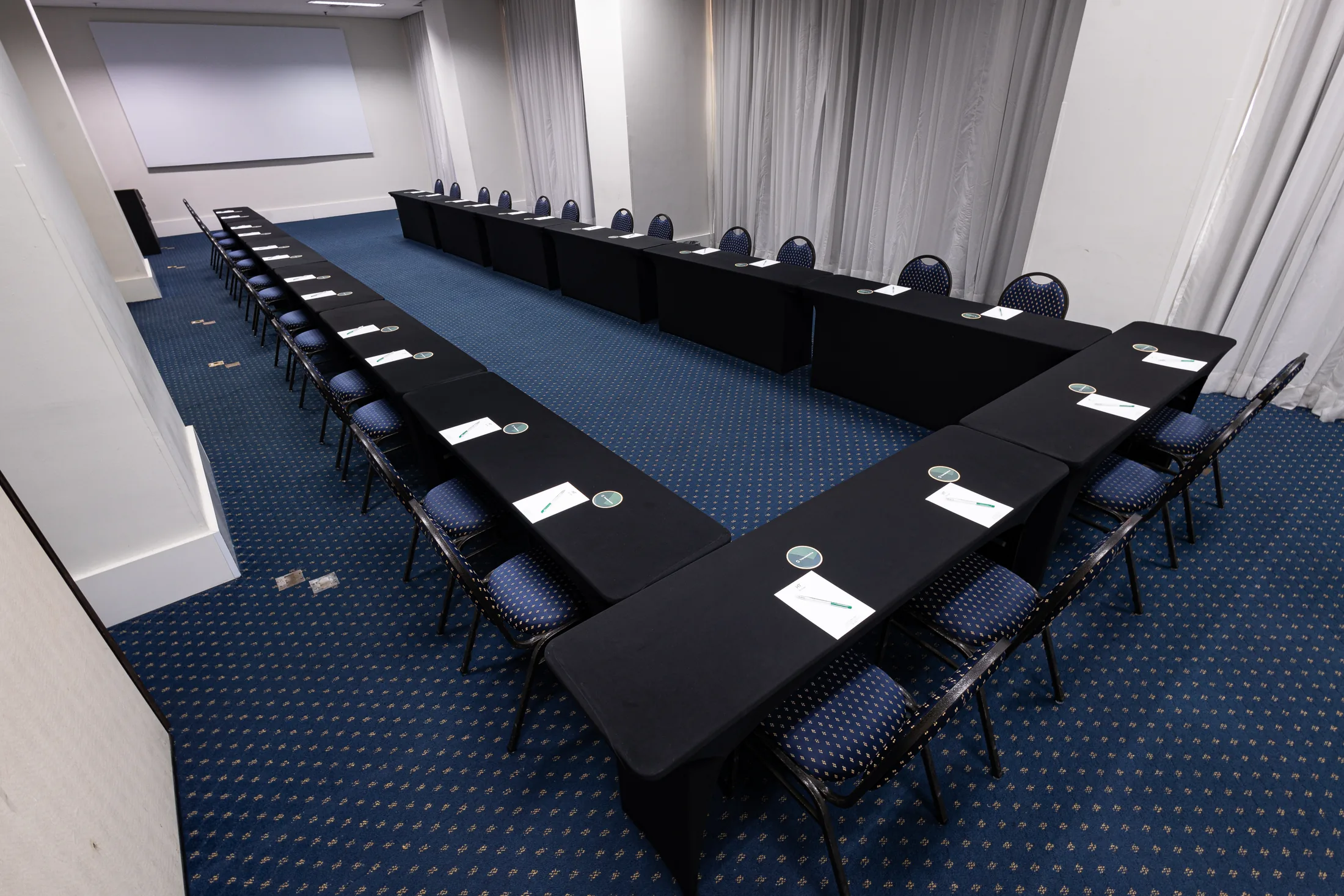 Salas Corporativas — Reuniões e eventos no Rooftop Berrini